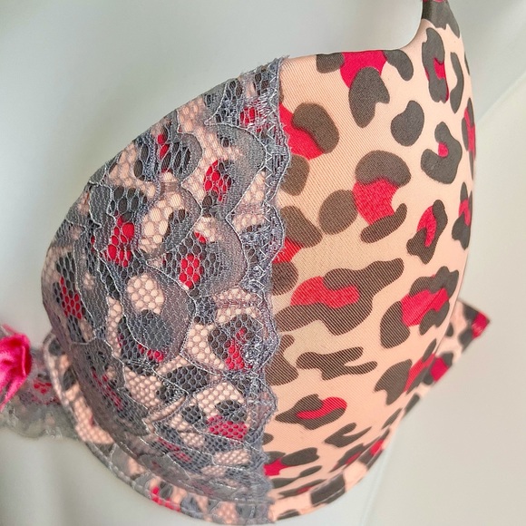 Leopard print push-up foam wired bra with grey lace. - Picture 2 of 4